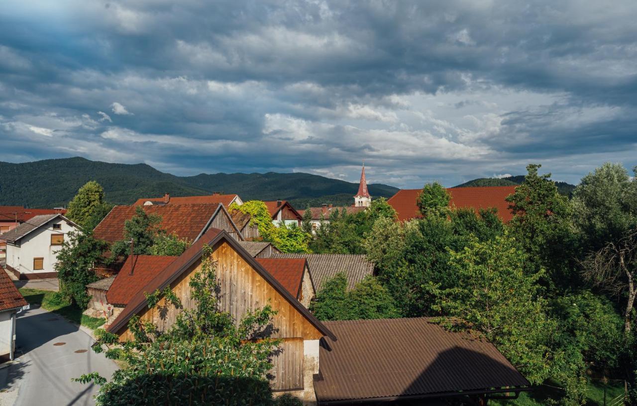 Apartment Sneznik Stari Trg pri Lozu Buitenkant foto